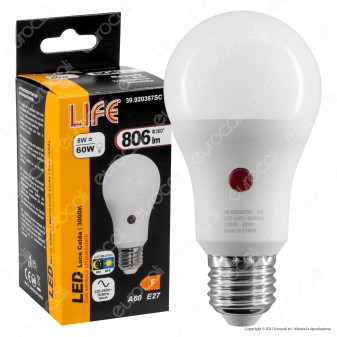 Life Lampadina LED E27 8W Bulb A60 con Sensore Crepuscolare - mod. 39.920367SC